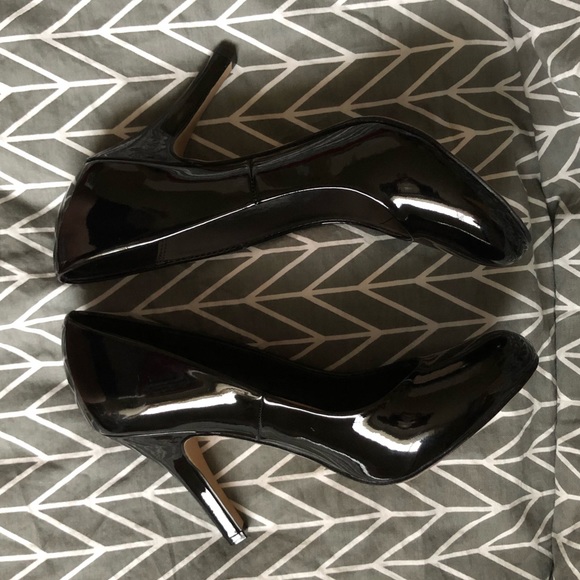 Kelly & Katie Heels, Round Toe - Black, Size 8 - Picture 11 of 16